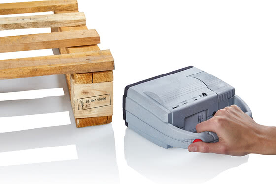 Handheld inkjet printing on pallets