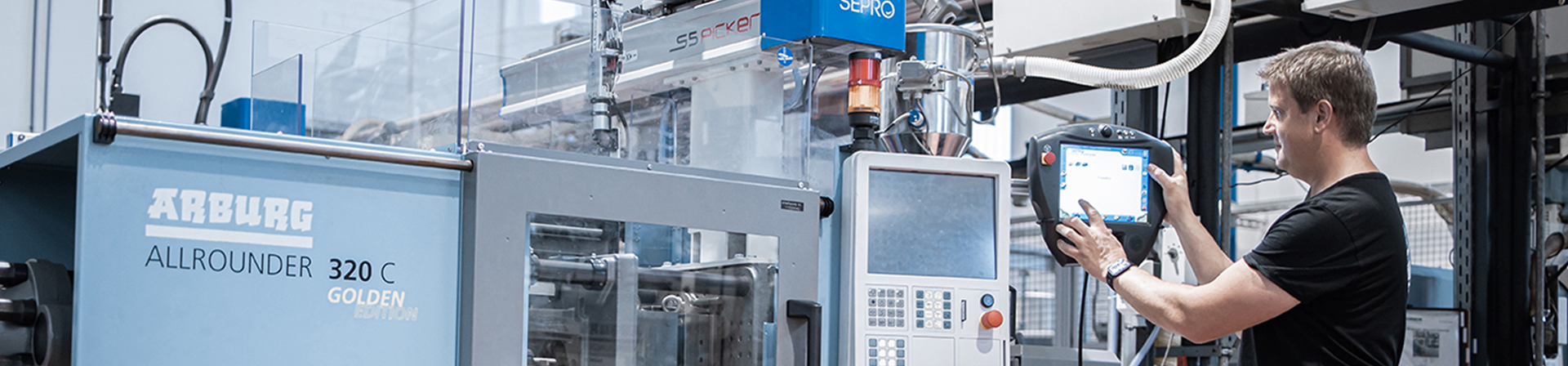 Reiner Banner Kunststoffspritzguss 23 3000x700.jpg